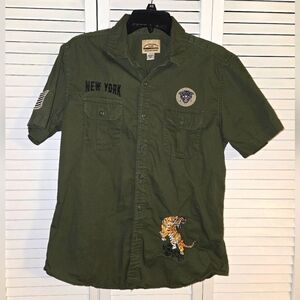 Roebuck & Co. Men's M Tiger Embroidered Button-down Shirt